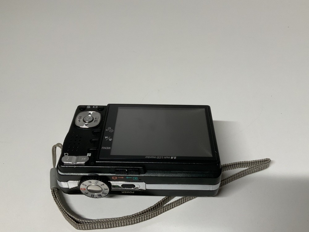 Hitachi HDC-1051E Digital Compact Camera 6x Super Zoom untested read description