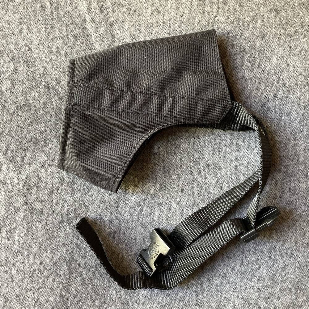 Four Paws Walk-About Quick-Fit Muzzle Nylon L for Large Breeds