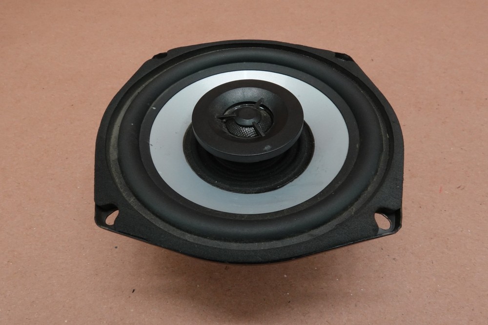 2001-2006 Harley Davidson Street Glide Front Audio Speaker