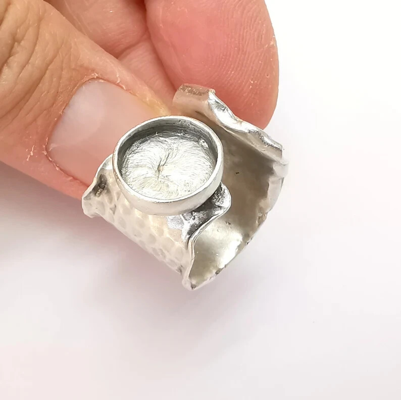 Hammered Ring Blank Setting, Brass Ring Bezel, Cabochon Mounting 12mm G33602