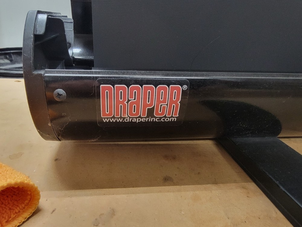 Draper Road Warrior Projection Screen (48"x36")