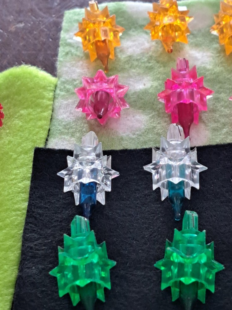 Christmas Multicolor 82 Plastic Atomic Starburst Design Replacement Light Bulbs