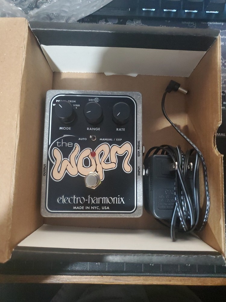 Electro Harmonix The Worm Guitar Multi Effects Pedal
