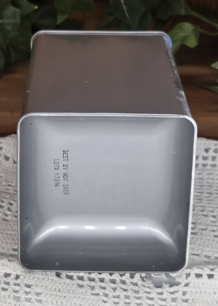square metal tin (25003) hand painted