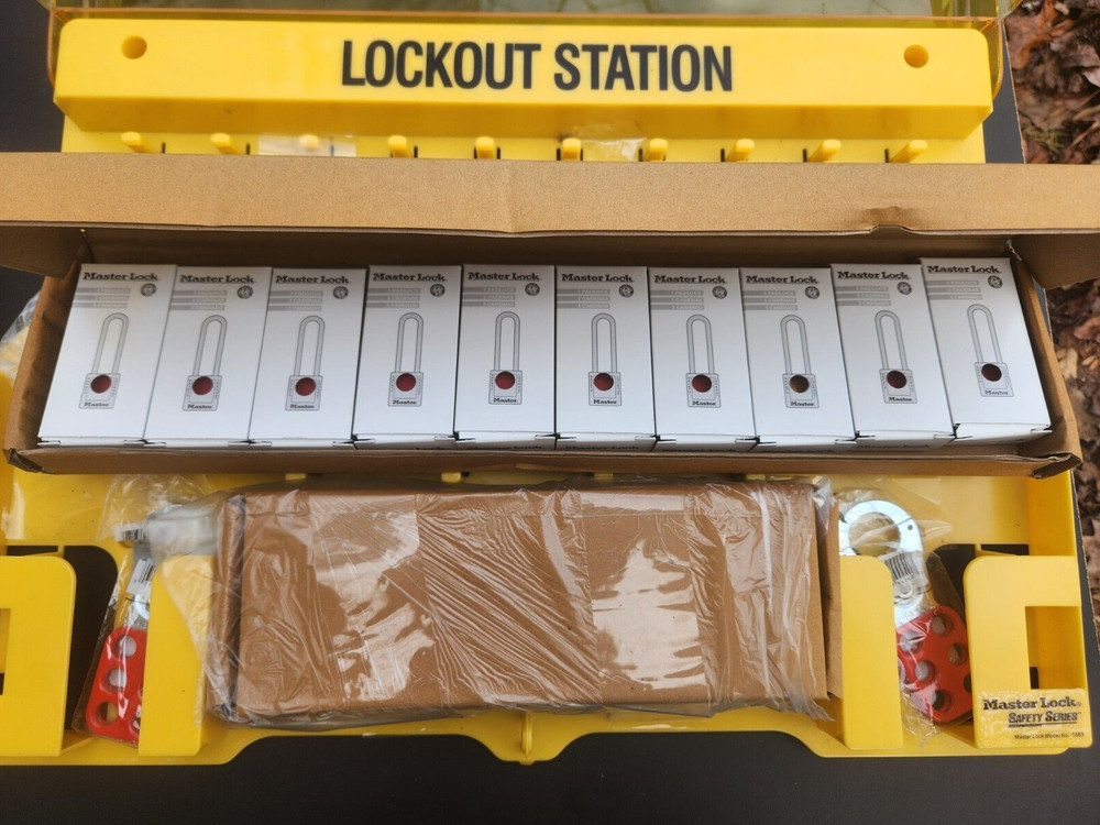 Master Lock 1483 Lockout Station