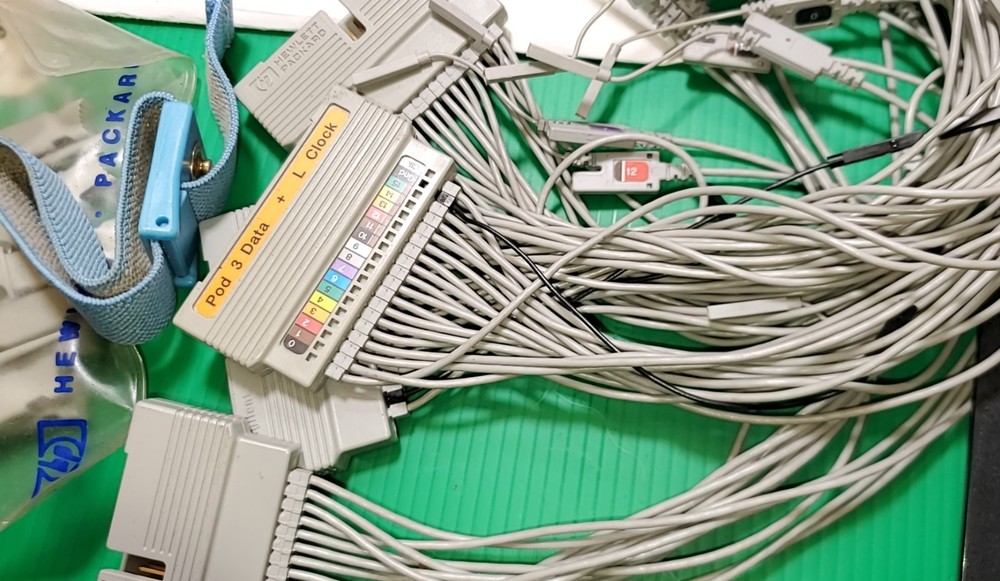 Hewlett-Packard 1672E Logic Analyzer