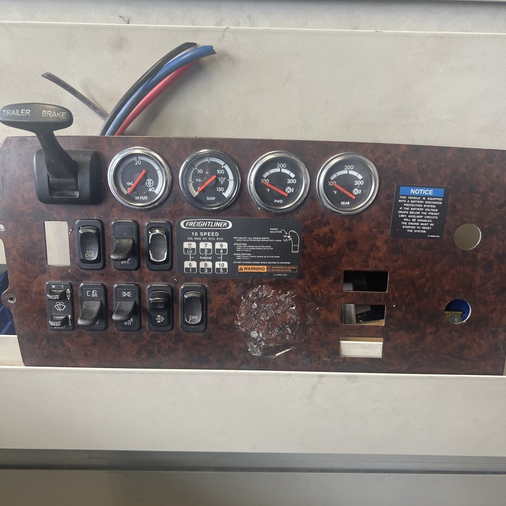 Freightliner  CENTURY SWITCH PANEL and gauges