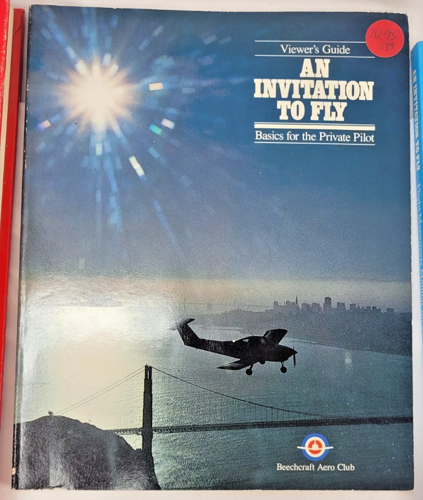1981 Cessna/Beechcraft Integrated Flight Training System Pilot books W/Red Pouch