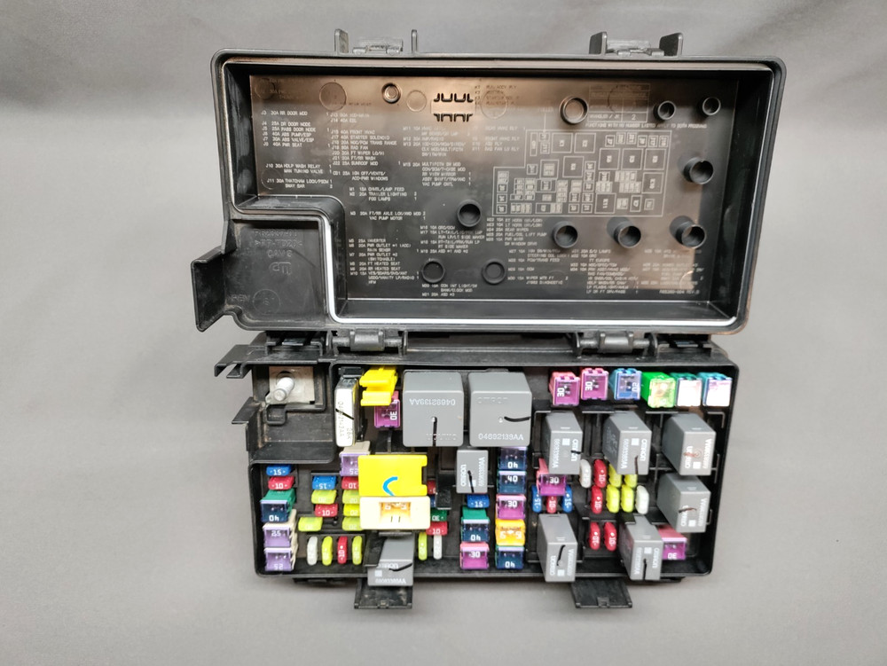 2015-2020 Caravan Multifunction Fuse Box 68239606AA