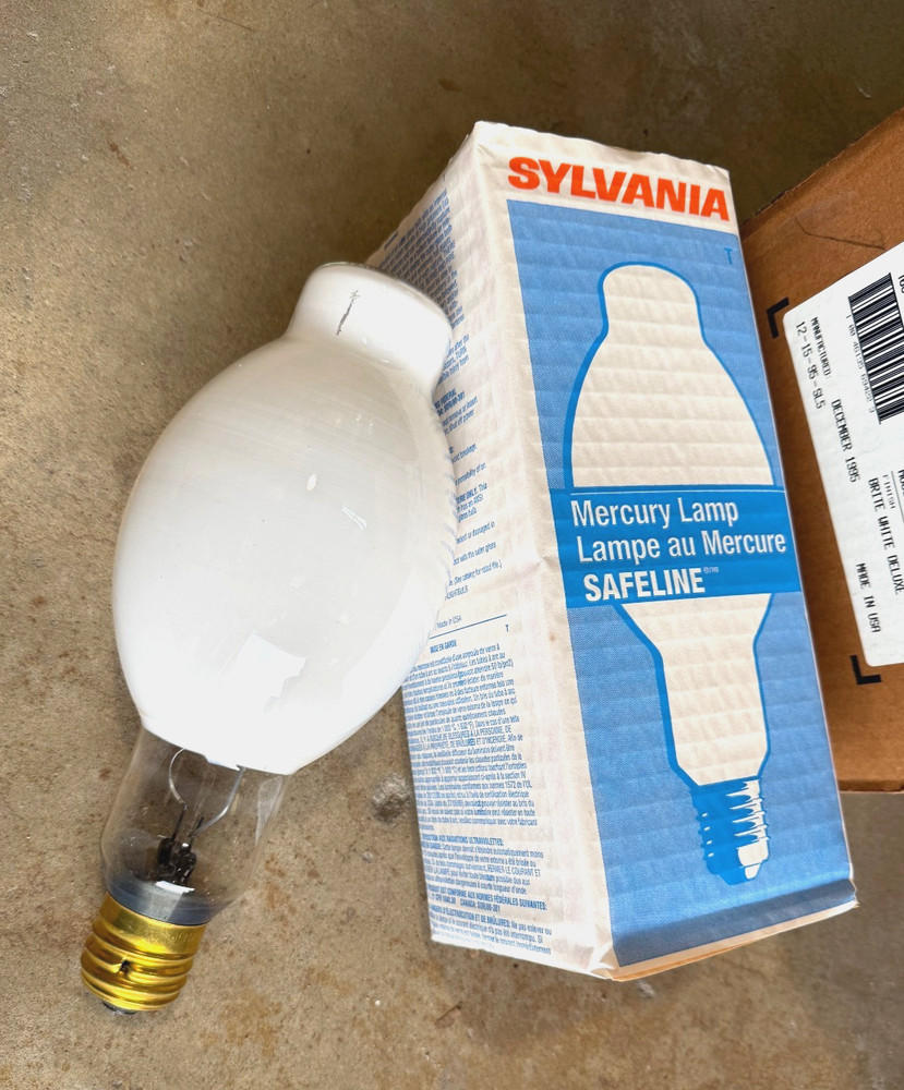 H33GL-T400/DX Coated Light Bulb Lamp 400W BT37 E39 Mogul Base SYLVANIA NEW 69422