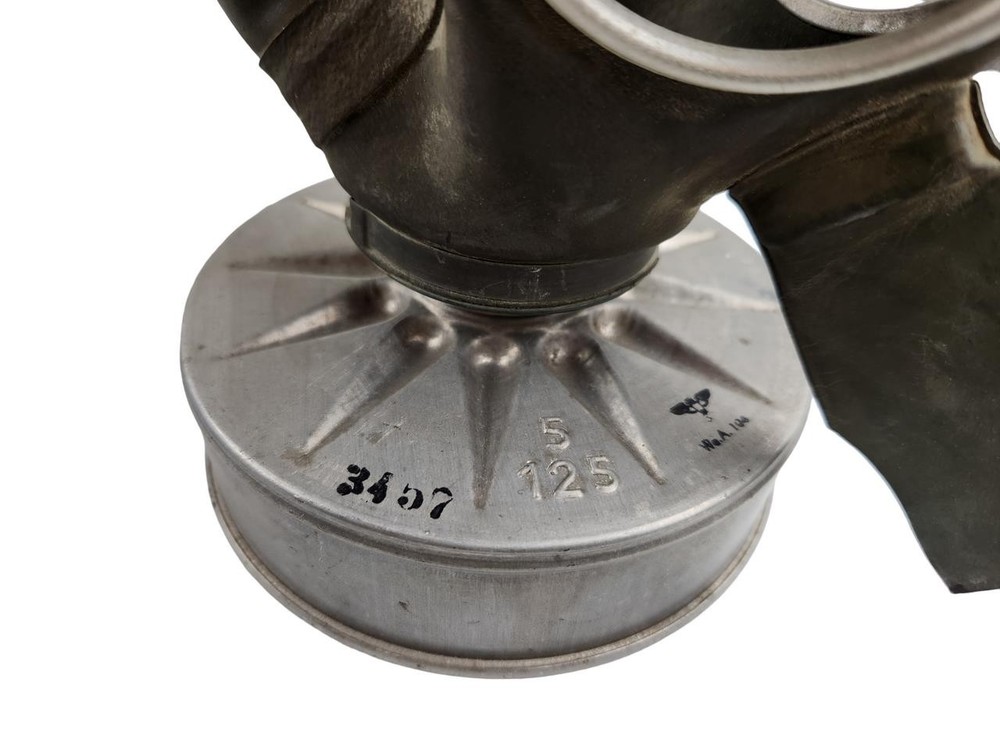 Luftschutz VM-40 Gas Mask and Filter