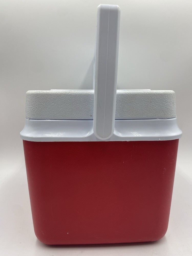 Rubbermade 5 Qrt Personal Size Red & White Handled Cooler Model 2905