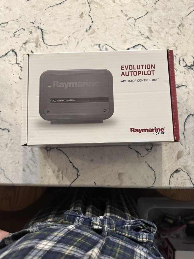 Raymarine ACU-100 Actuator Control Unit [E70098]