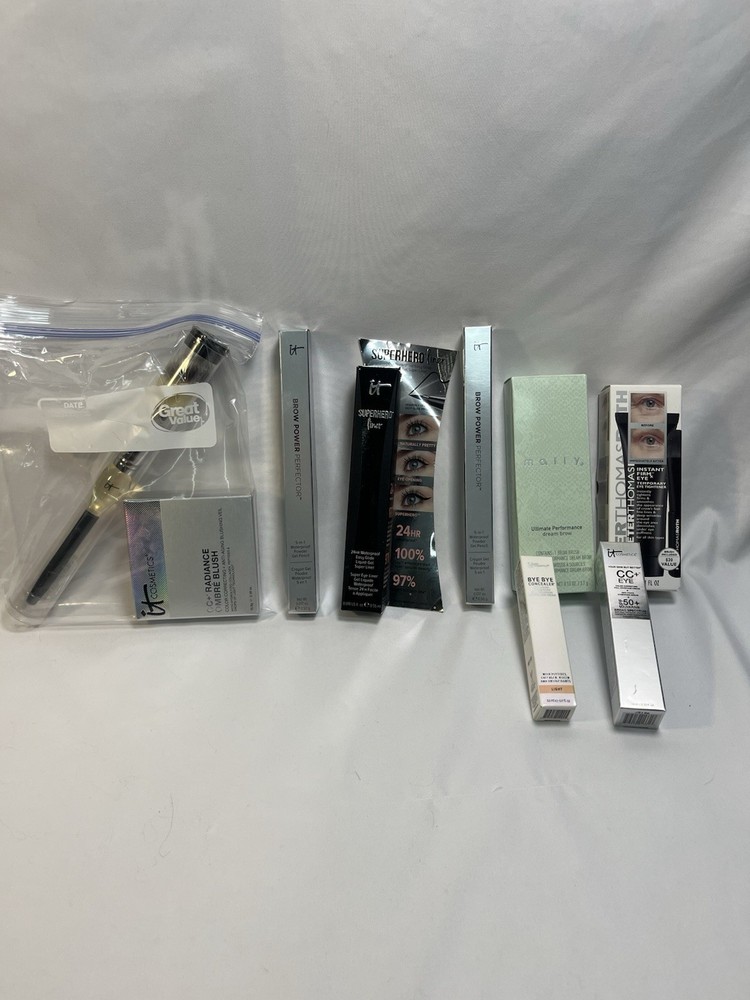 IT Cosmetics Lot