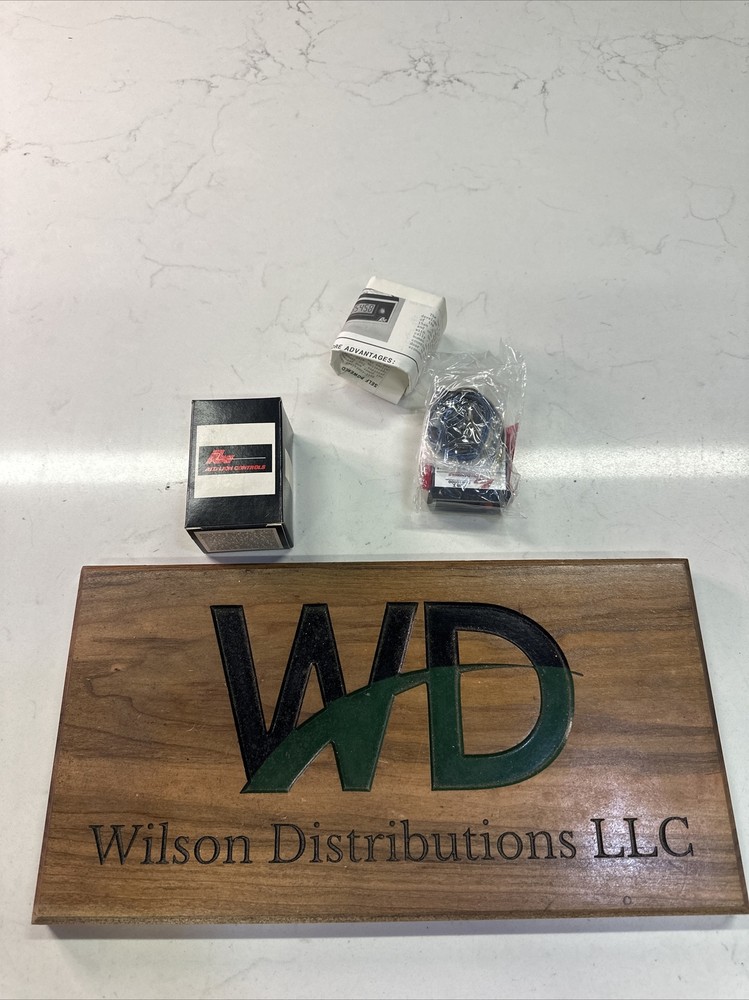 New Red Lion CUB10000 Digital Counter