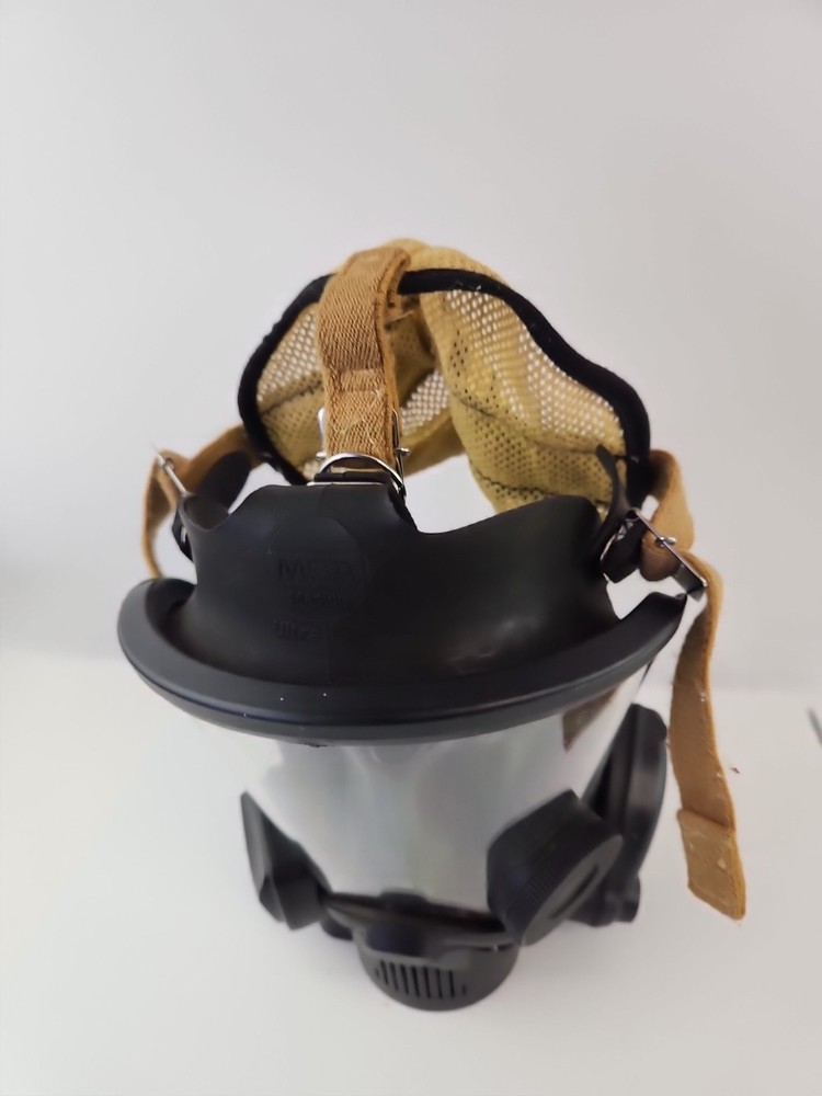 MSA Ultra Elite Respirator Size : Medium .