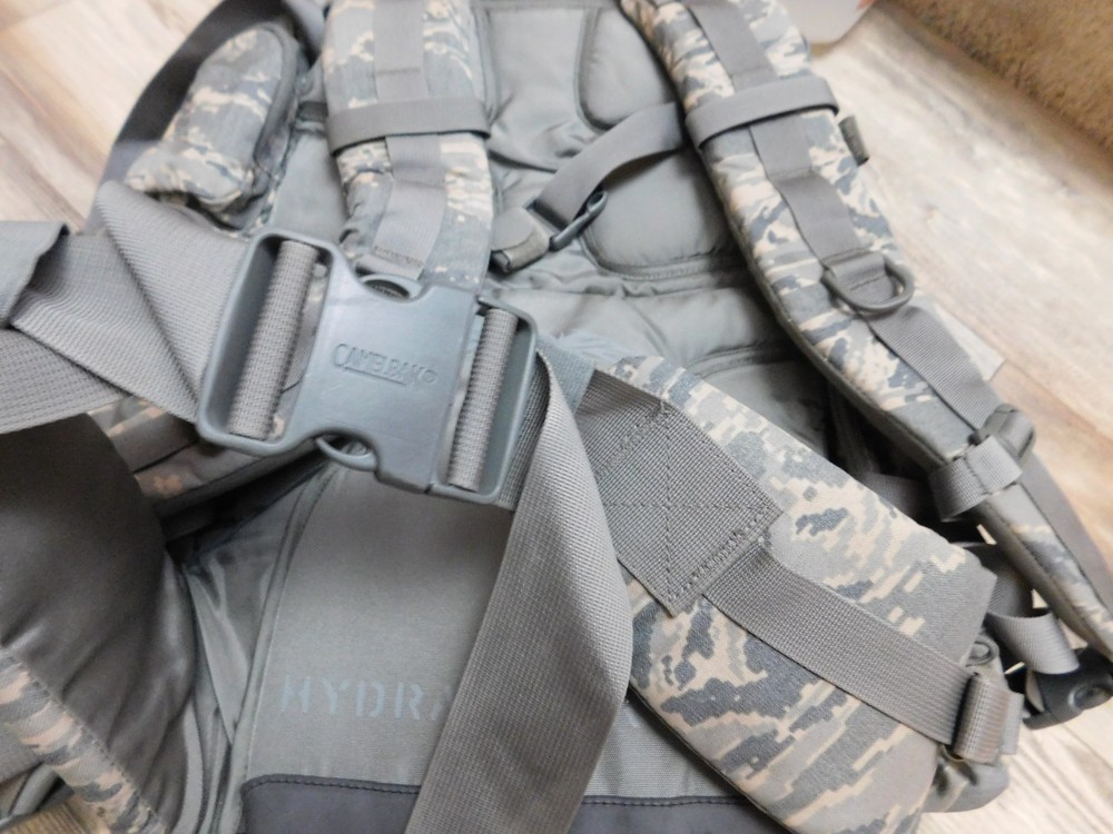 CAMELBAK MAXIMUM GEAR ABU HYDRATION BACKPACK w/ 3L BLADDER