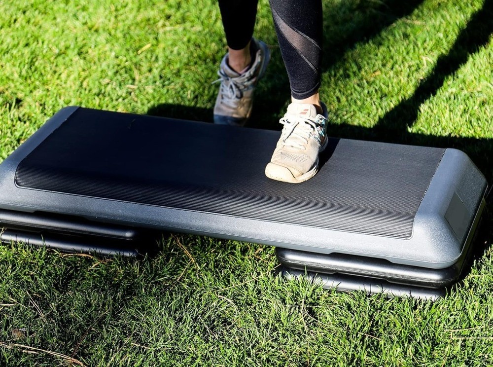 ZENY 43'' Exercise Aerobic Step Platform,Adjustable+4Stackable Risers