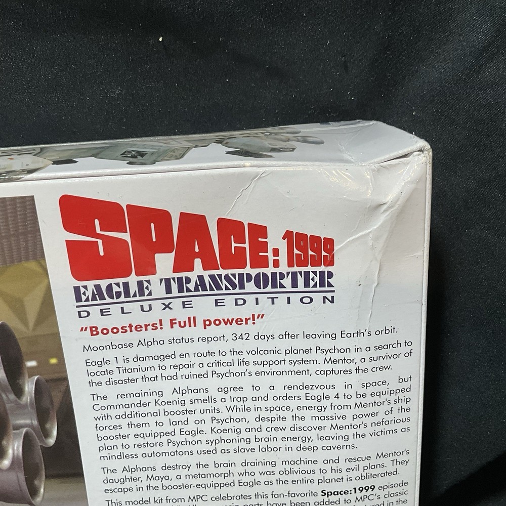 Space 1999 Eagle Transporter Deluxe Edition
