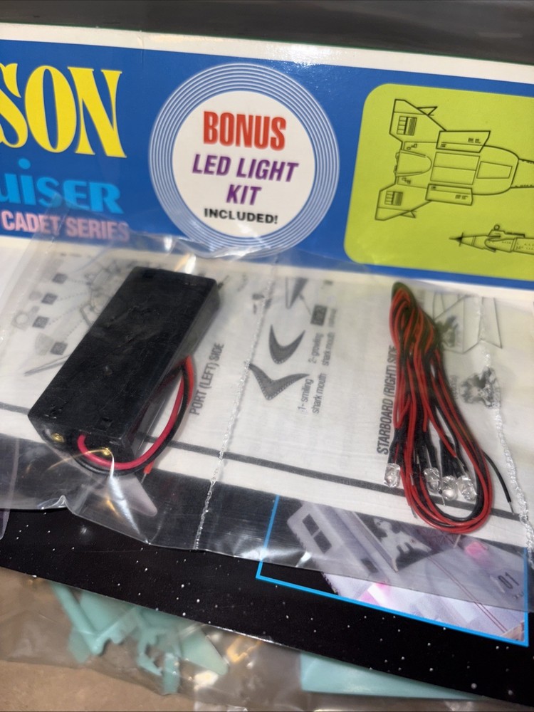 1/500 AMT Strategic Space Command Galactic Cruiser Model Kit