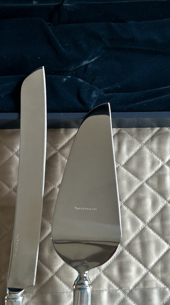 TIFFANY & CO. Faneuil Pattern Sterling Silver Handle Cake Knife & Server Set