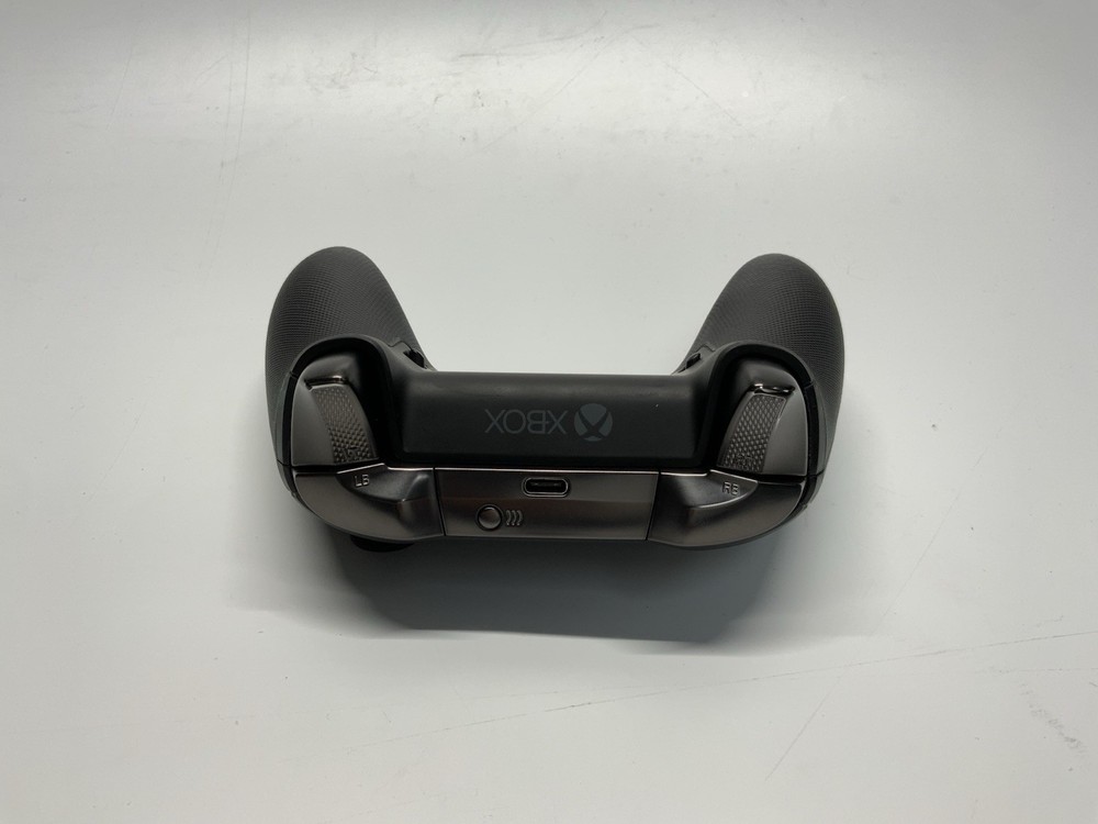 Xbox Elite Controller Series 2 With Carrying Case NO CORD
