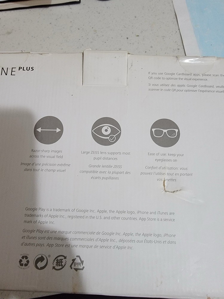 Zeiss VR One Plus Headset