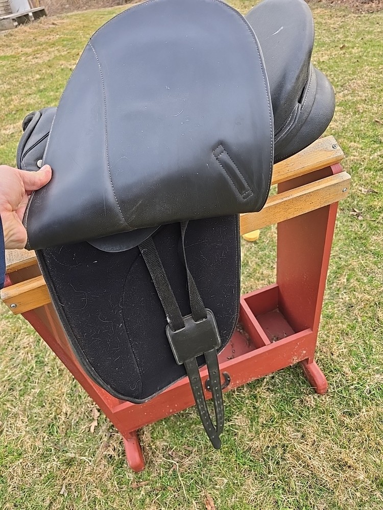 Dressage Saddle Synthetic