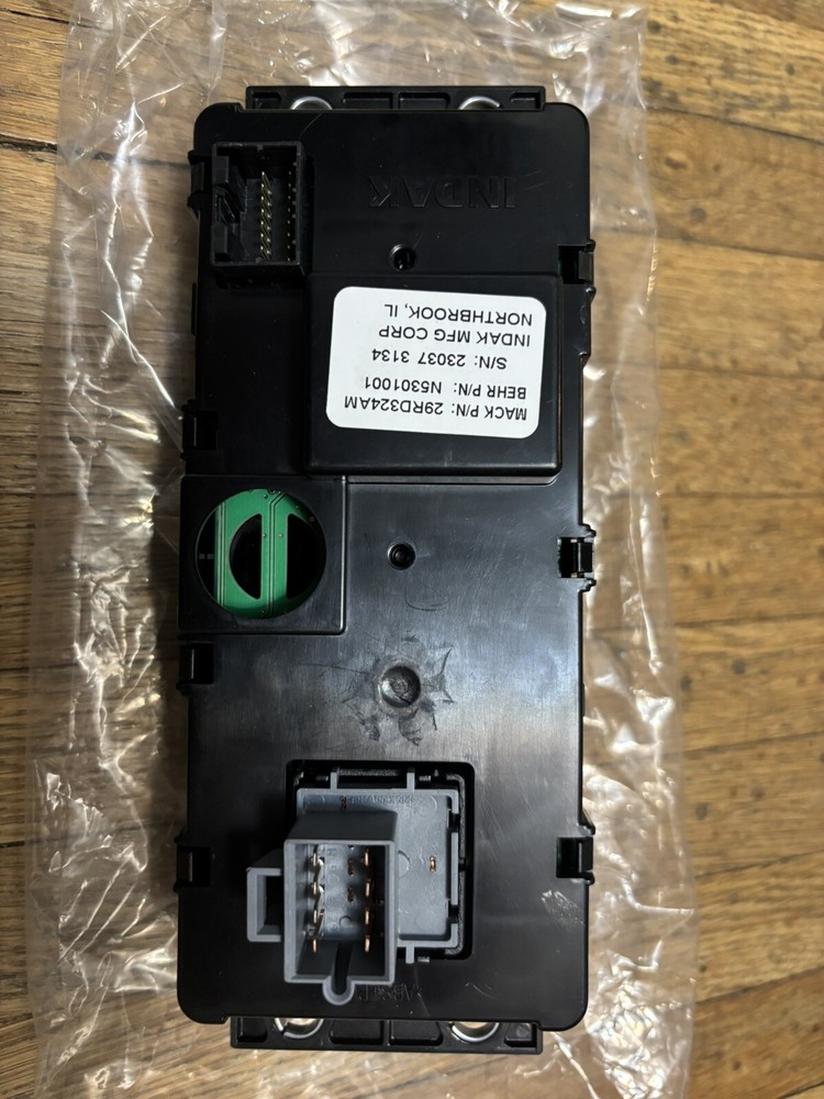 OEM MACK TEMPERATURE CONTROL UNIT P/N 29RD324AM