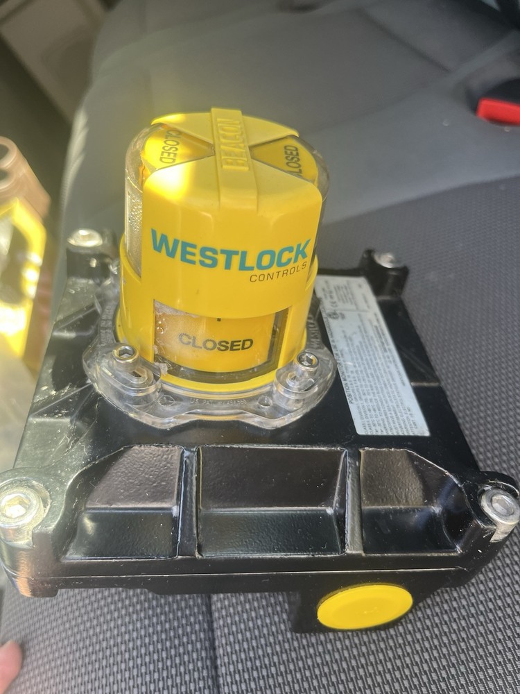 Westlock  Controls 366002-2 10 Amp 24dc  3/4 Npt
