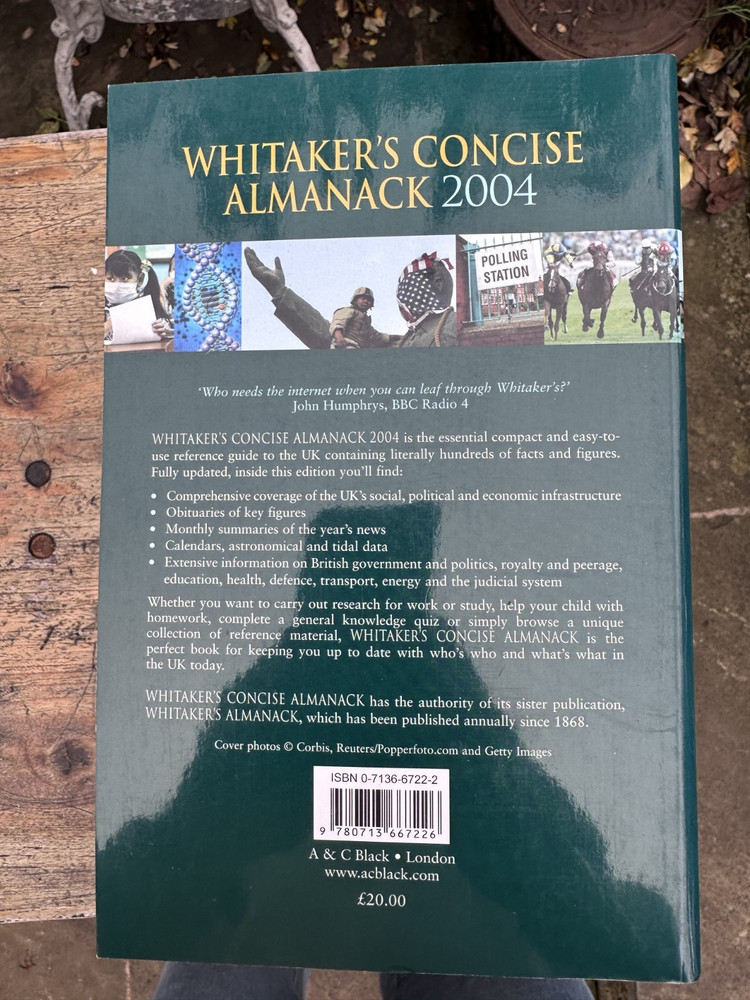 Whitaker's Almanack 2004 - Paperback