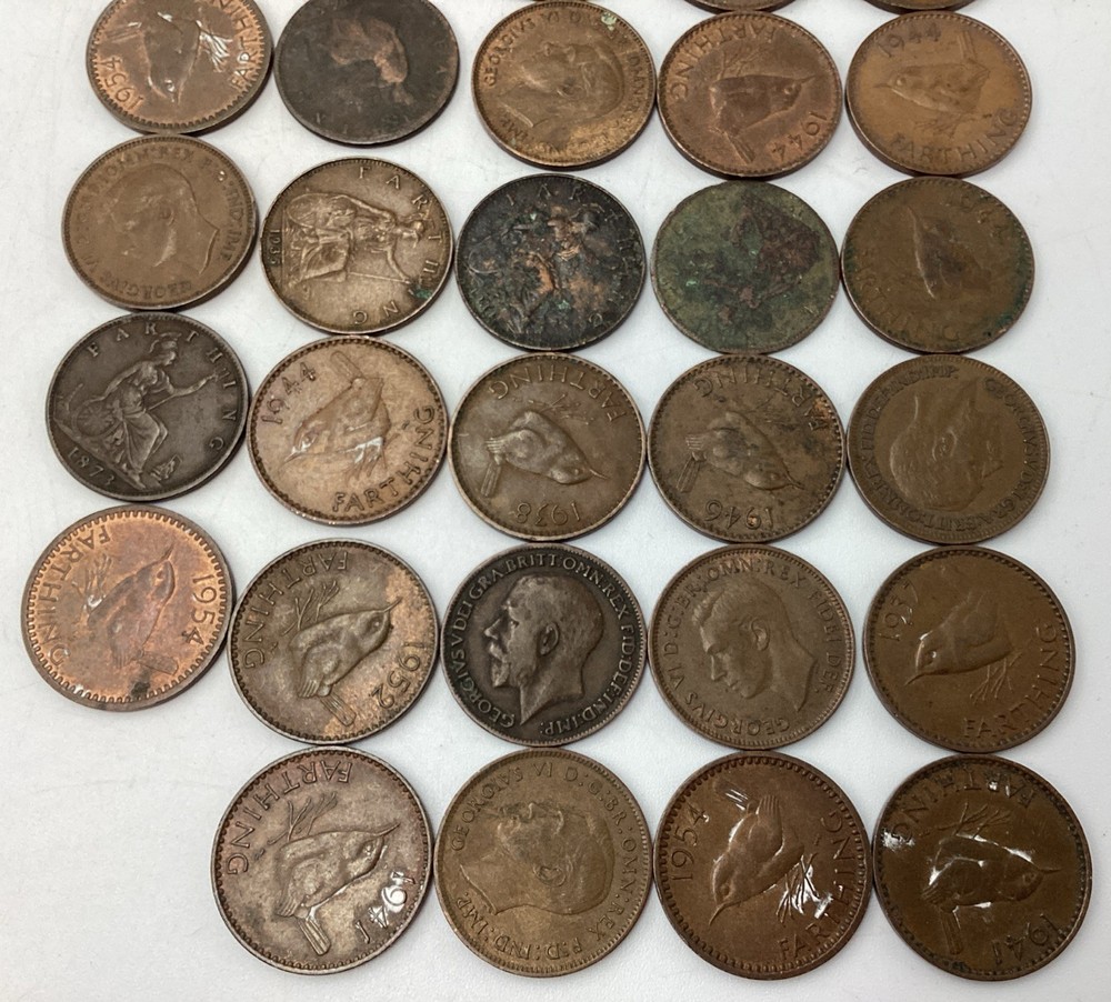 Farthings 28 Mixed Dates Including 2 1934. Various Conditions
