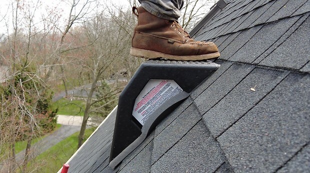 The Pitch Hopper 24" Black Model