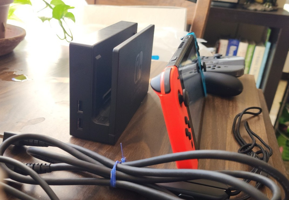 Nintendo Switch 32GB 32GB MicroSD INCLUDED, COMPLETE SET + EXTRA JOYCONS