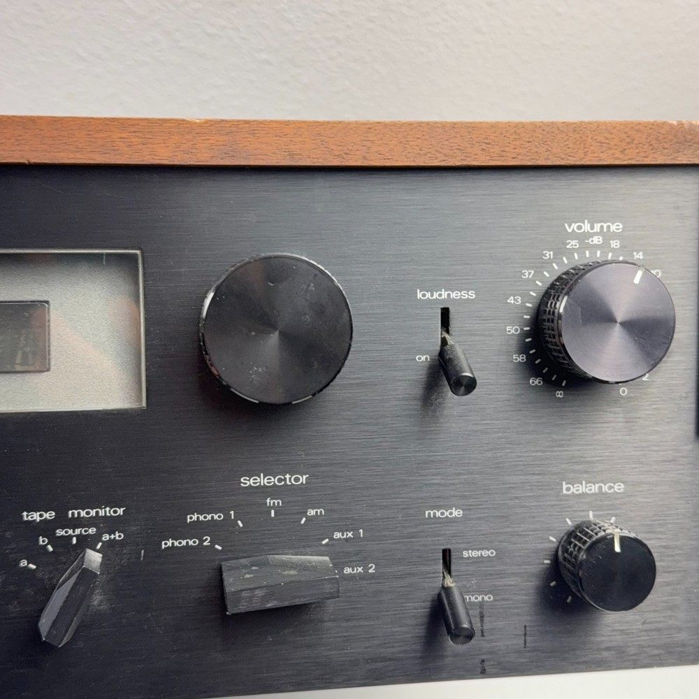 Heathkit AR-1650 AM/FM Solid State Stereo Receiver *POWERS ON For Parts *READ**