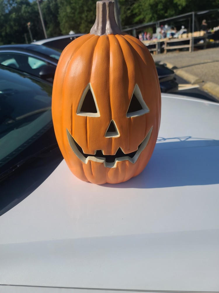 PUMPKIN LIGHT 24 TALL FINE CONDITION