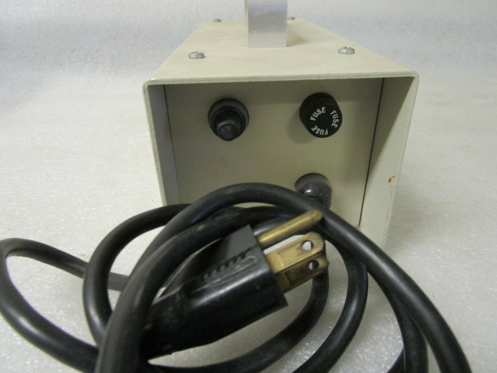 Lights by Oryan Fiber Optic Light Source LS-2000