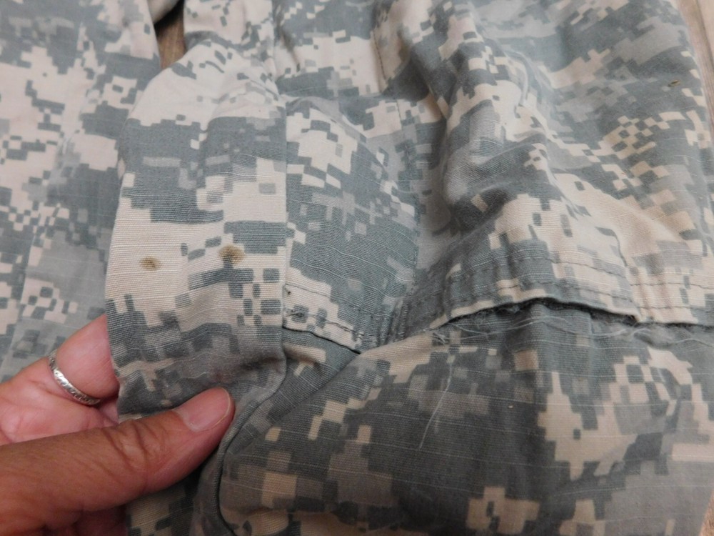 US ARMY ACU PANTS SIZE MEDIUM - X SHORT