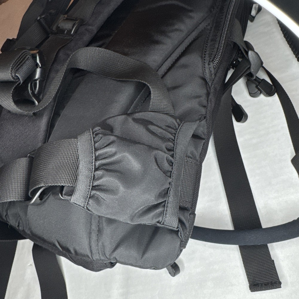 CamelBak Maximum Gear Black Tactical Hydration Pack 64oz Bladder MOLLE Backpack