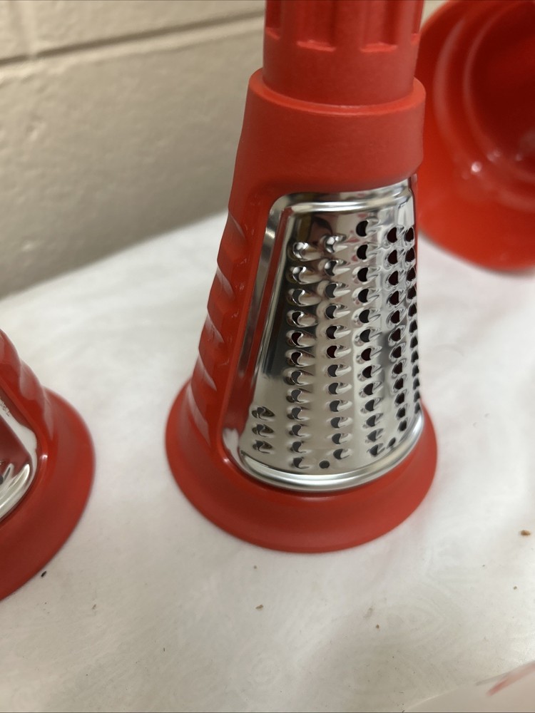 Tupperware FusionMaster Grate Master Shredder Without Base +2 Graters