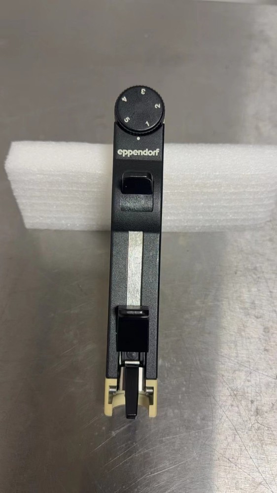 Eppendorf Repeater Pipette Model 4780 Single Channel Adjustable 1000uL-5000uL