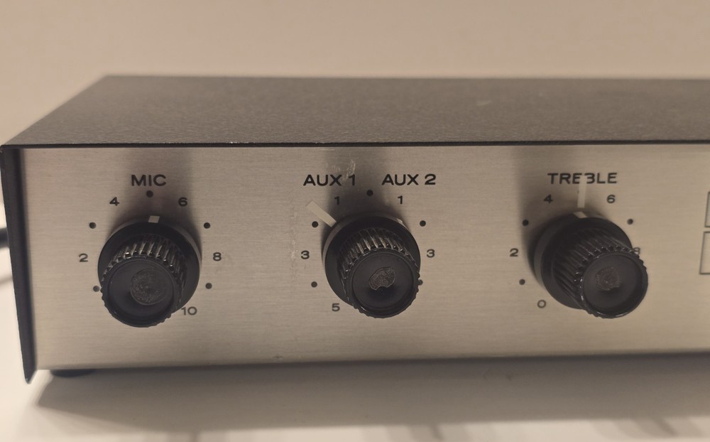 Bogen Challenger Solid State Model C-20A Amplifier (READ)