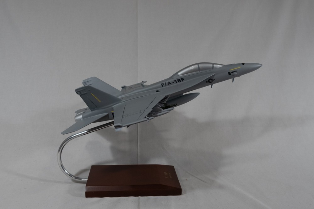 Executive Series Daron F/A-18F 1/48
