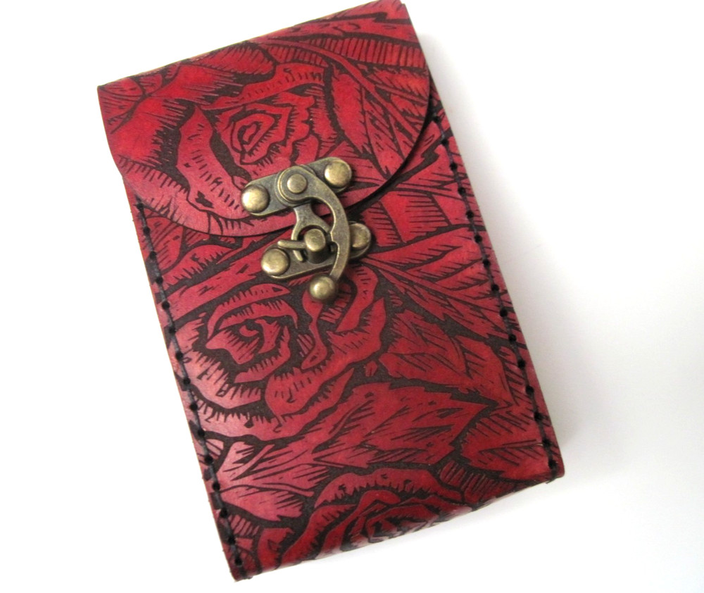 True Craftworks Red Roses Premium Leather Tarot Card Case