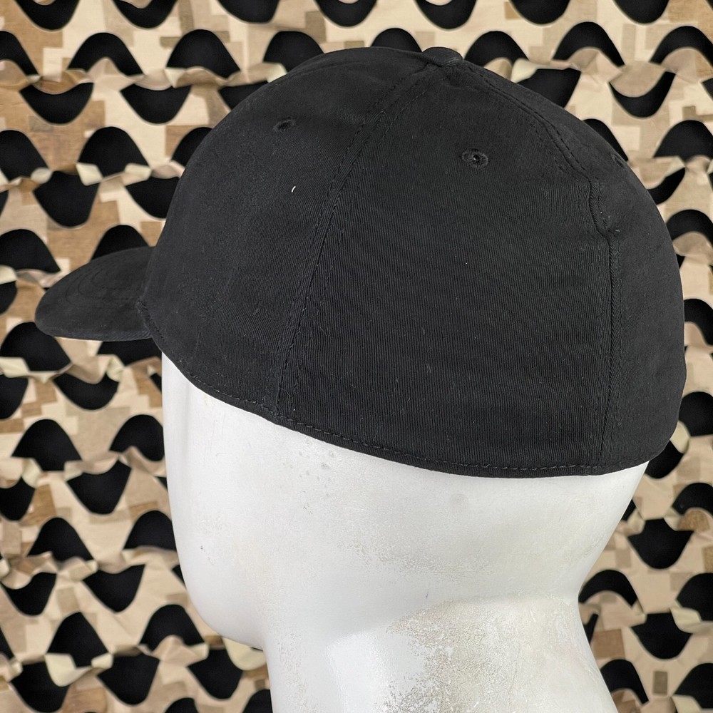 NEW Dye Logo Flex Curve Hat - Black/Grey - Small/Medium