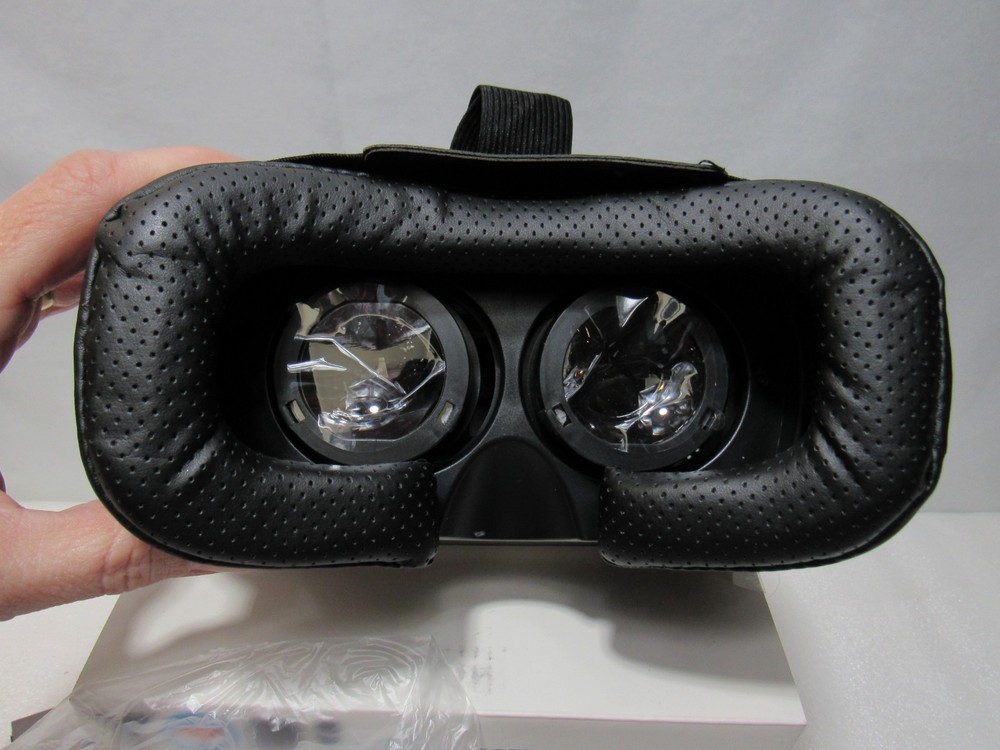 Yobi Virtual-Reality 3D Headset (E1K)