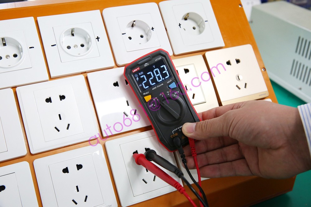 UNI-T UT123 Mini Digital Multimeter Auto Range Data hold AC DC Volt Meter