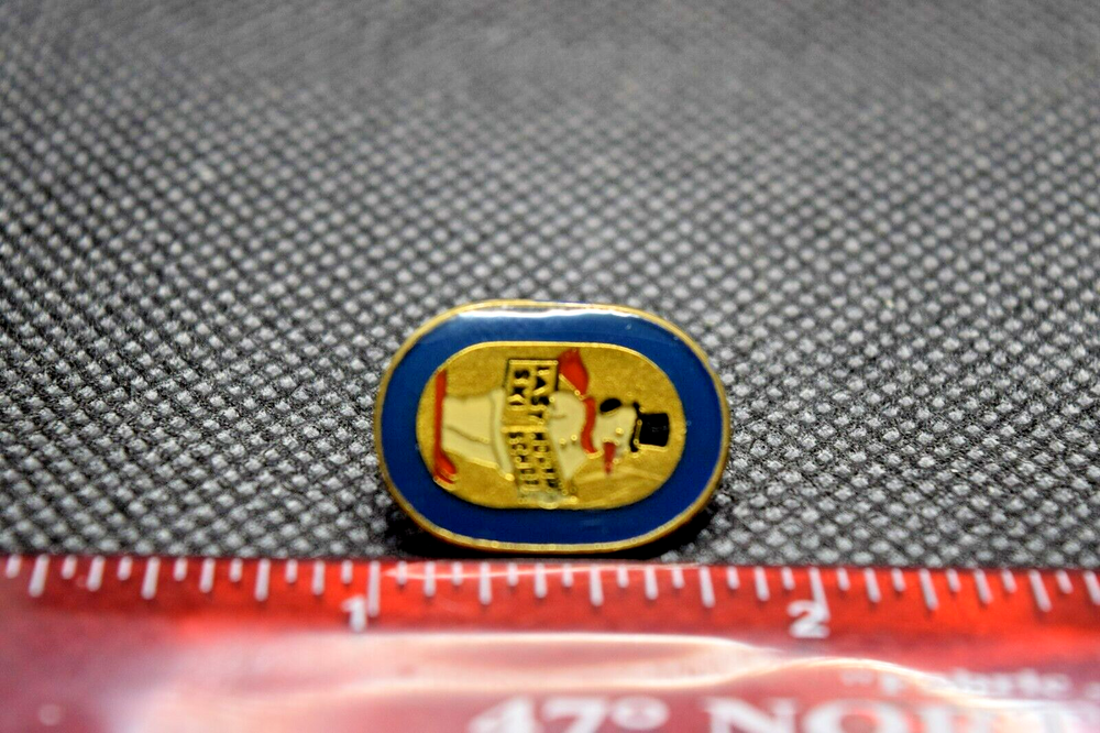 Last Mountain Ski School Snowman Ski Pin