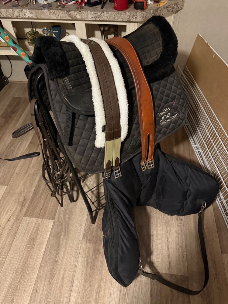 Crosby English saddle 17” seat