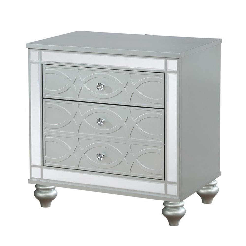 Gunnison 4-piece Eastern King Bedroom Set Silver Metallic